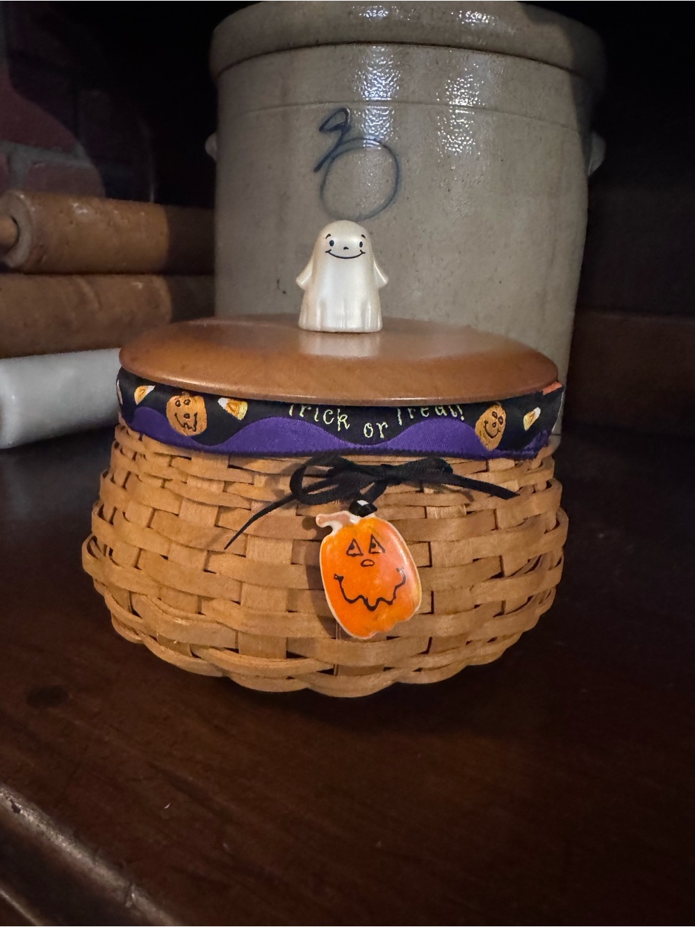 Longaberger 2004 Hostess Happy Halloween Basket with Ghost Lid & Tie-On